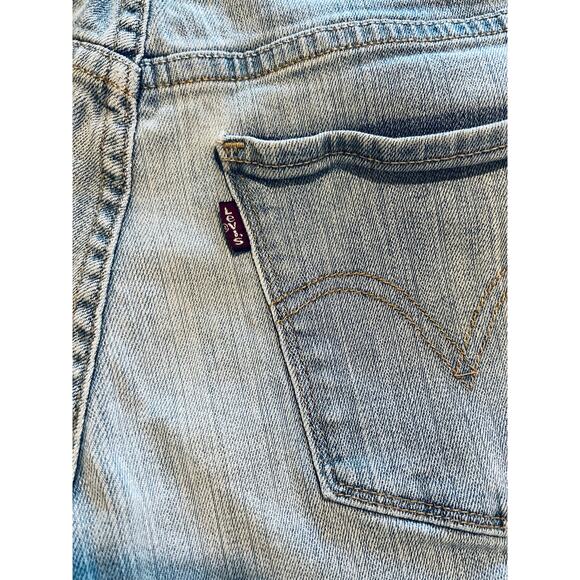 Levi’s Jean shorts - Picture 7 of 7